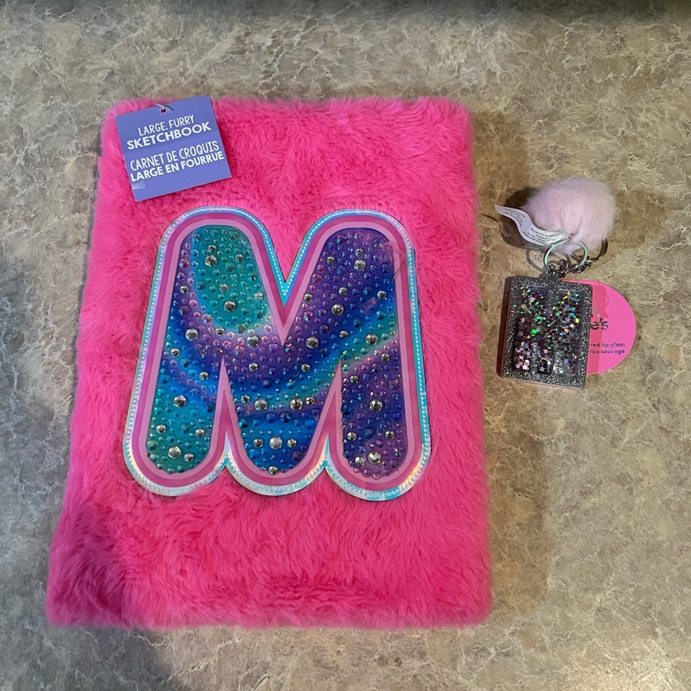 💛3 for $16 Sale/Claire’s Initial “M” Sketchbook & Keychain